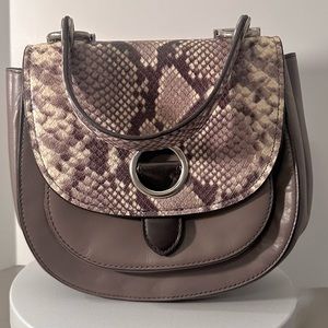 MICHAEL Michael Kors Womens Isadore Leather Saddle Handbag